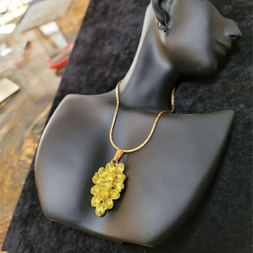 Viennois Fashion Necklace Green Cluster Pendant
